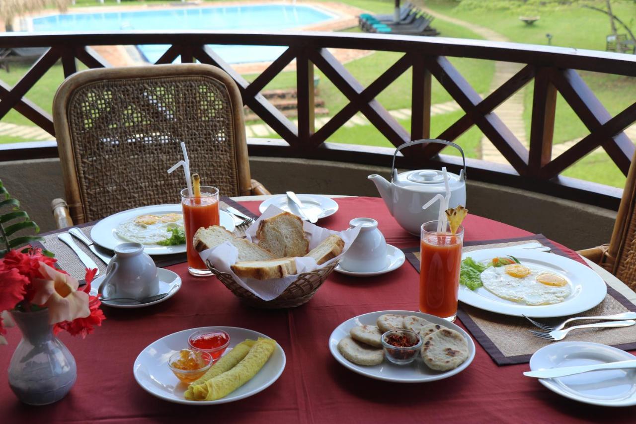 Hibiscus Garden Hotel Тиссамахарама Экстерьер фото